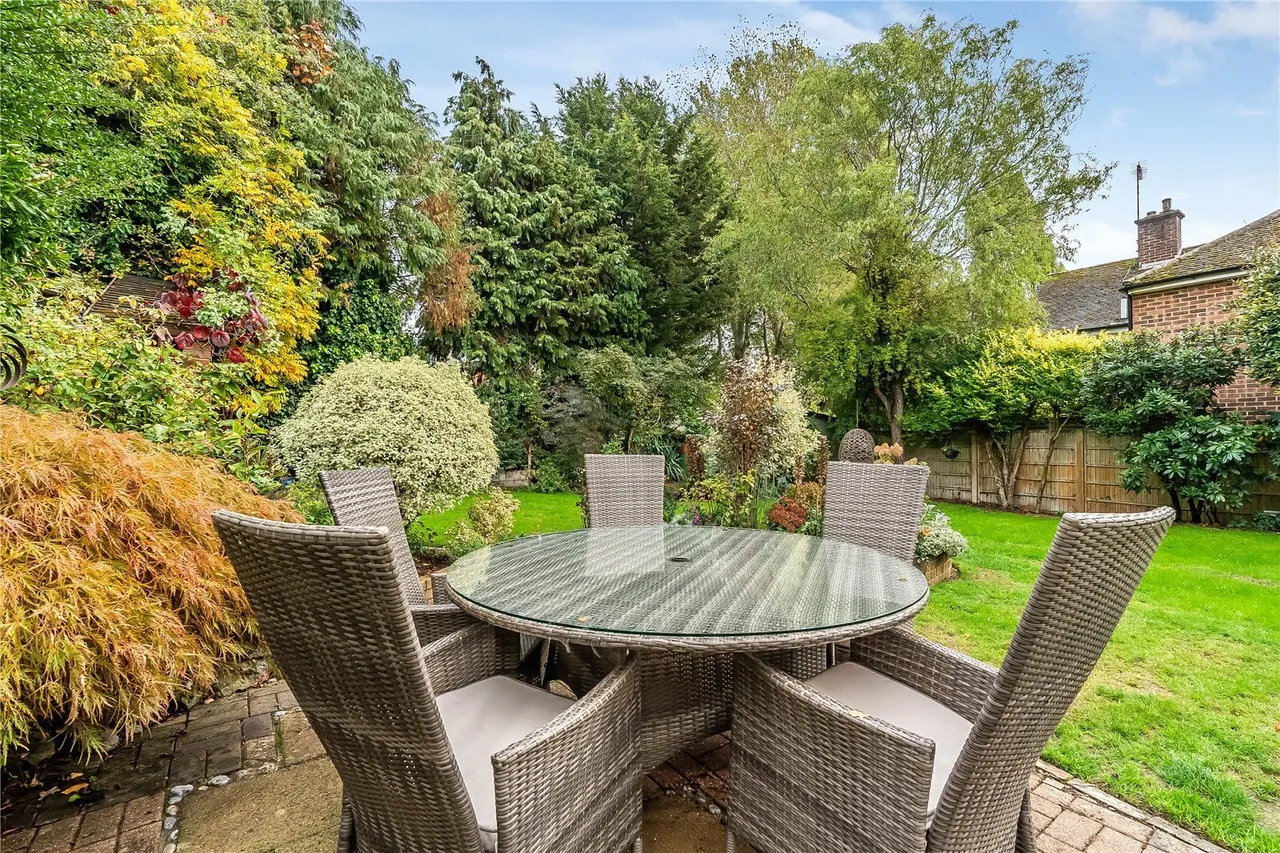 Meldrum Close, Hurst Green, RH8, photo 11