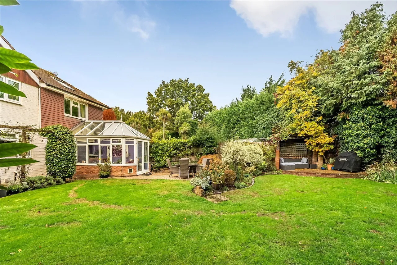 Meldrum Close, Hurst Green, RH8, photo 10