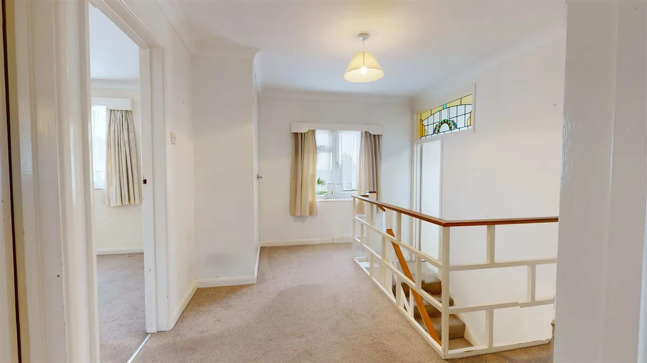 Bancroft Avenue, Buckhurst Hill, IG9, photo 7