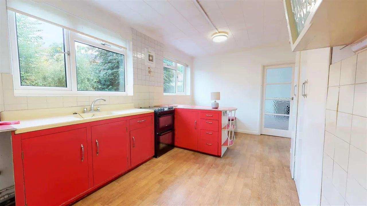 Bancroft Avenue, Buckhurst Hill, IG9, photo 6