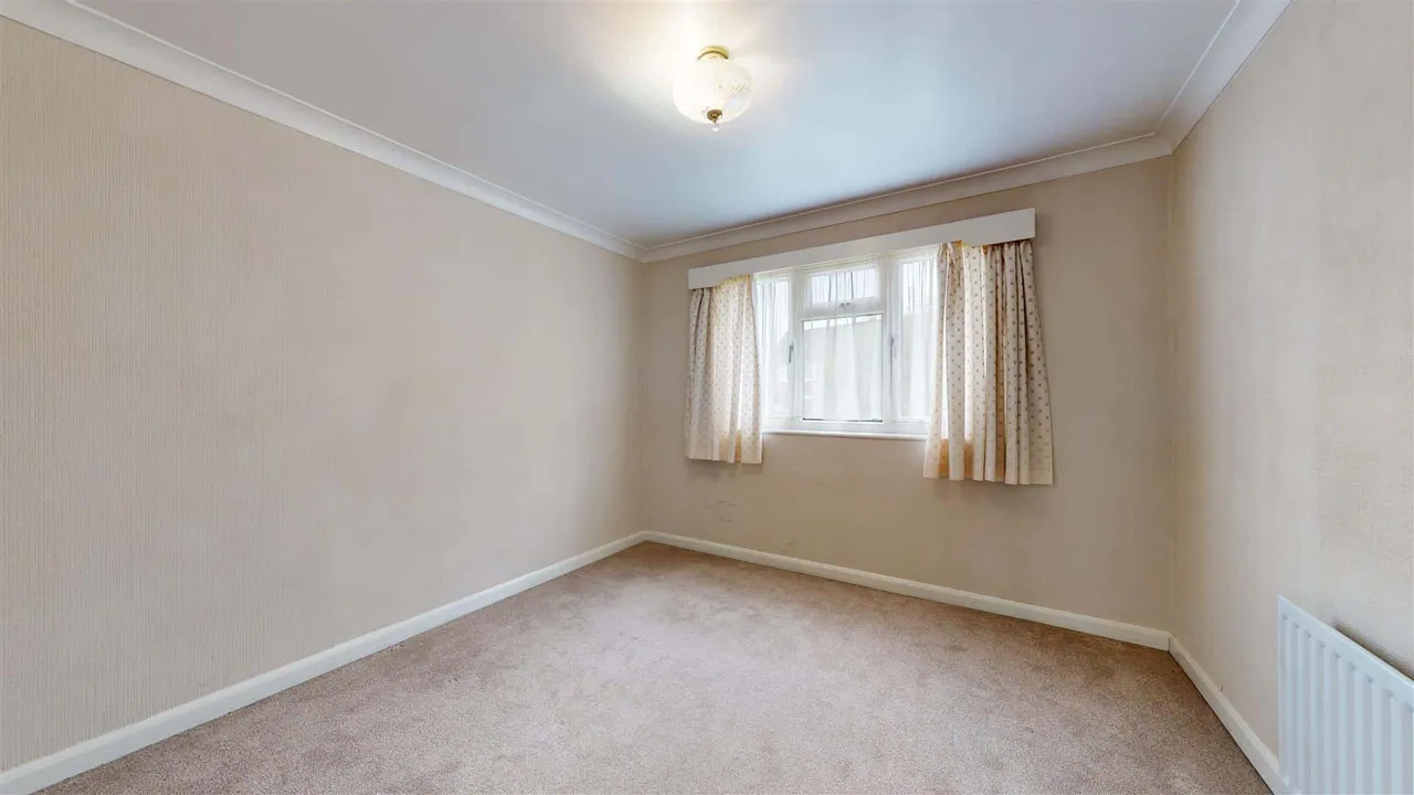 Bancroft Avenue, Buckhurst Hill, IG9, photo 10