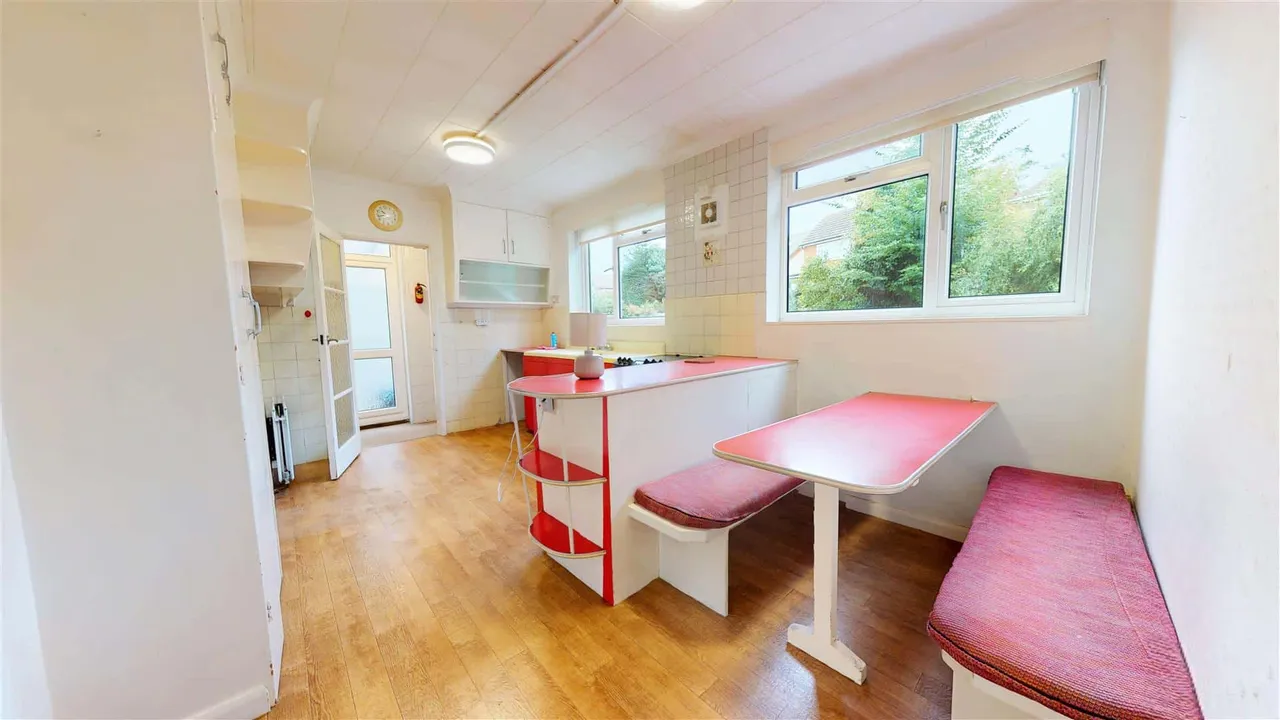 Bancroft Avenue, Buckhurst Hill, IG9, photo 5