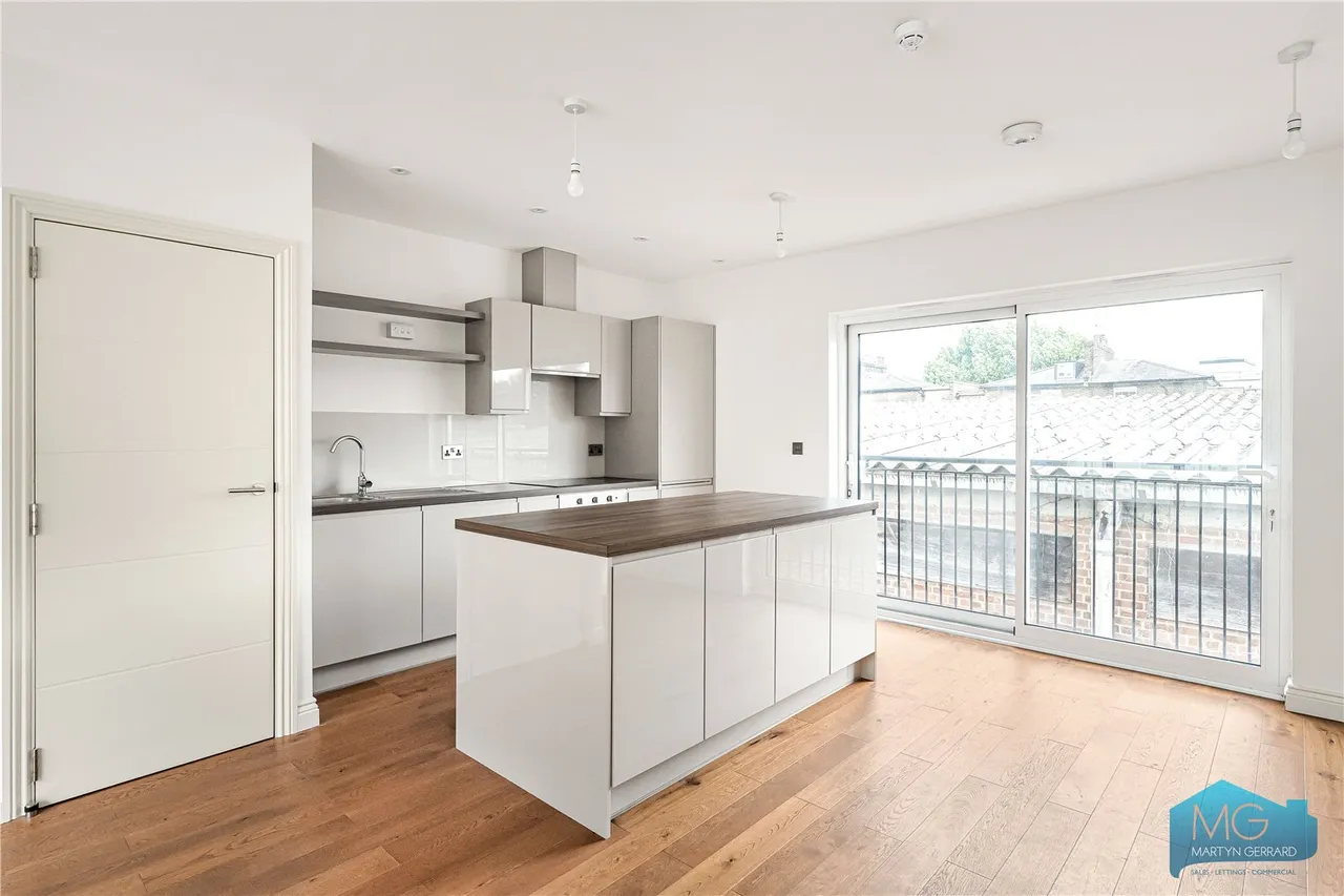 2 bed flat for sale, Kentish Town Road, London, NW1