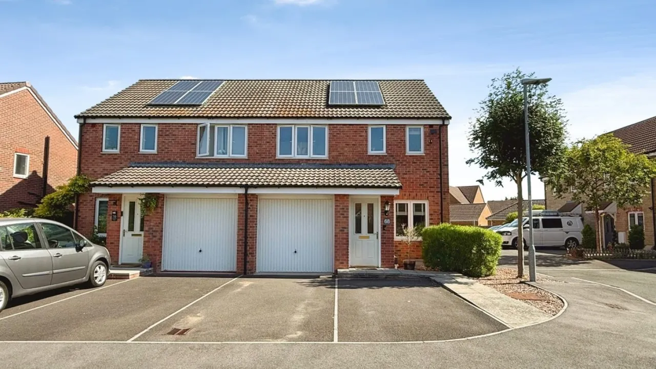 3 bed house for sale — Dartmoor Road, Westbury