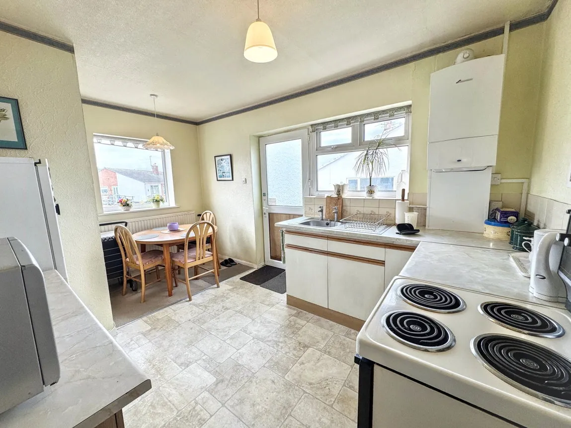 Sunningdale, Abergele, Conwy, LL22 7UB, photo 3