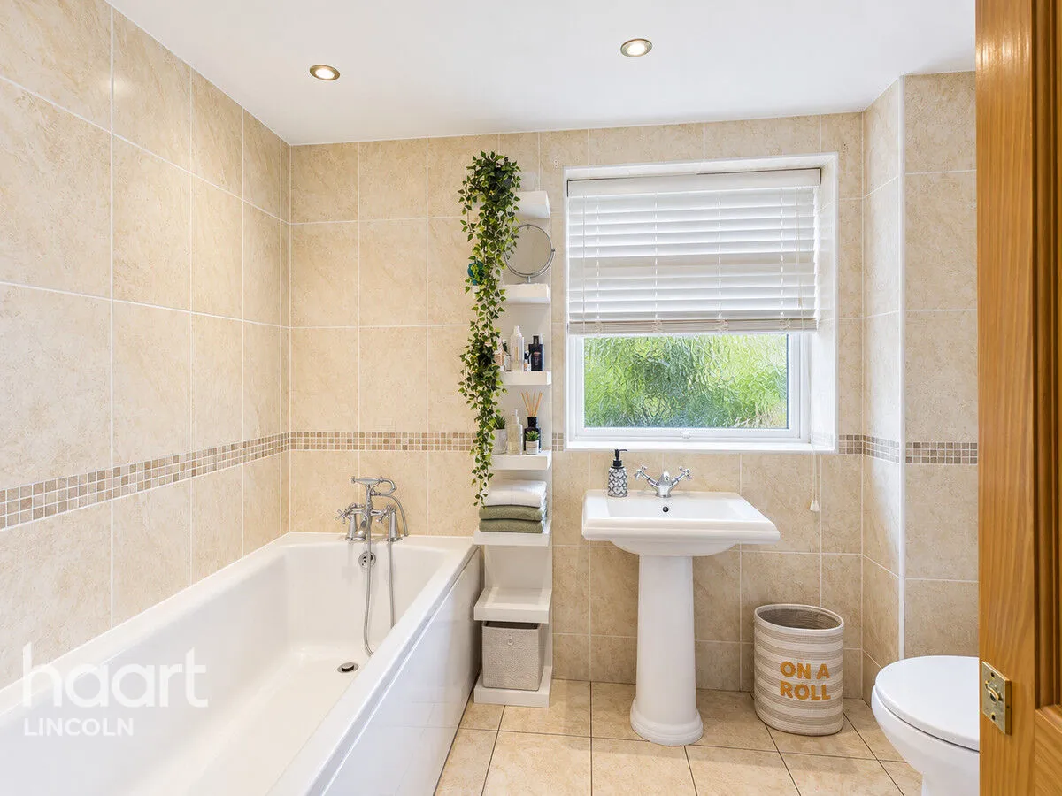 Station Road, North Hykeham, LN6, photo 12