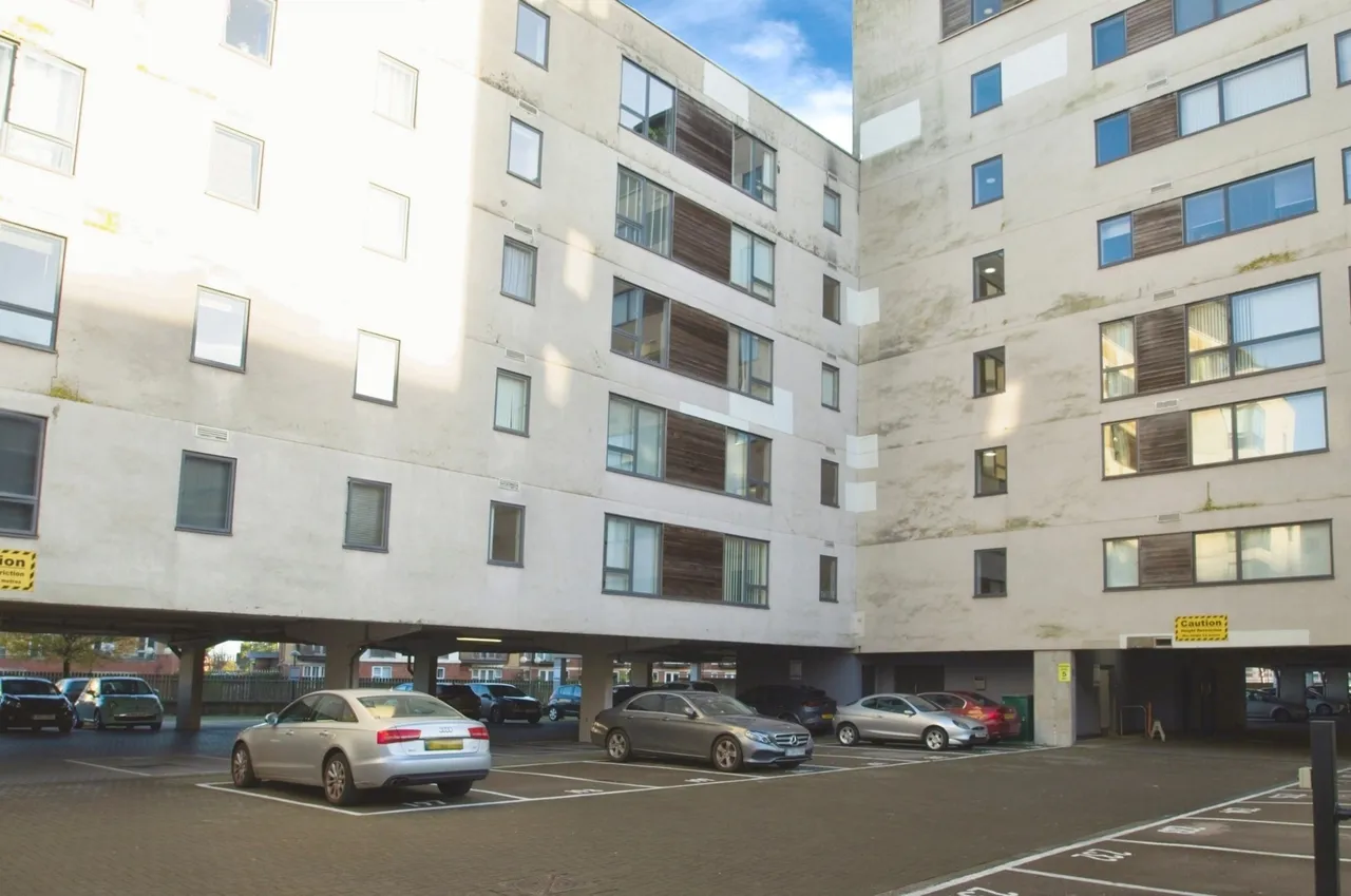 1 bed flat for sale — Electra House, Falcon Drive, Cardifff, CF10