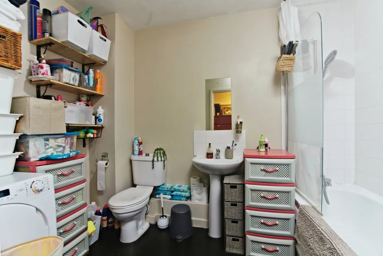 London Road, London, SW16, photo 9