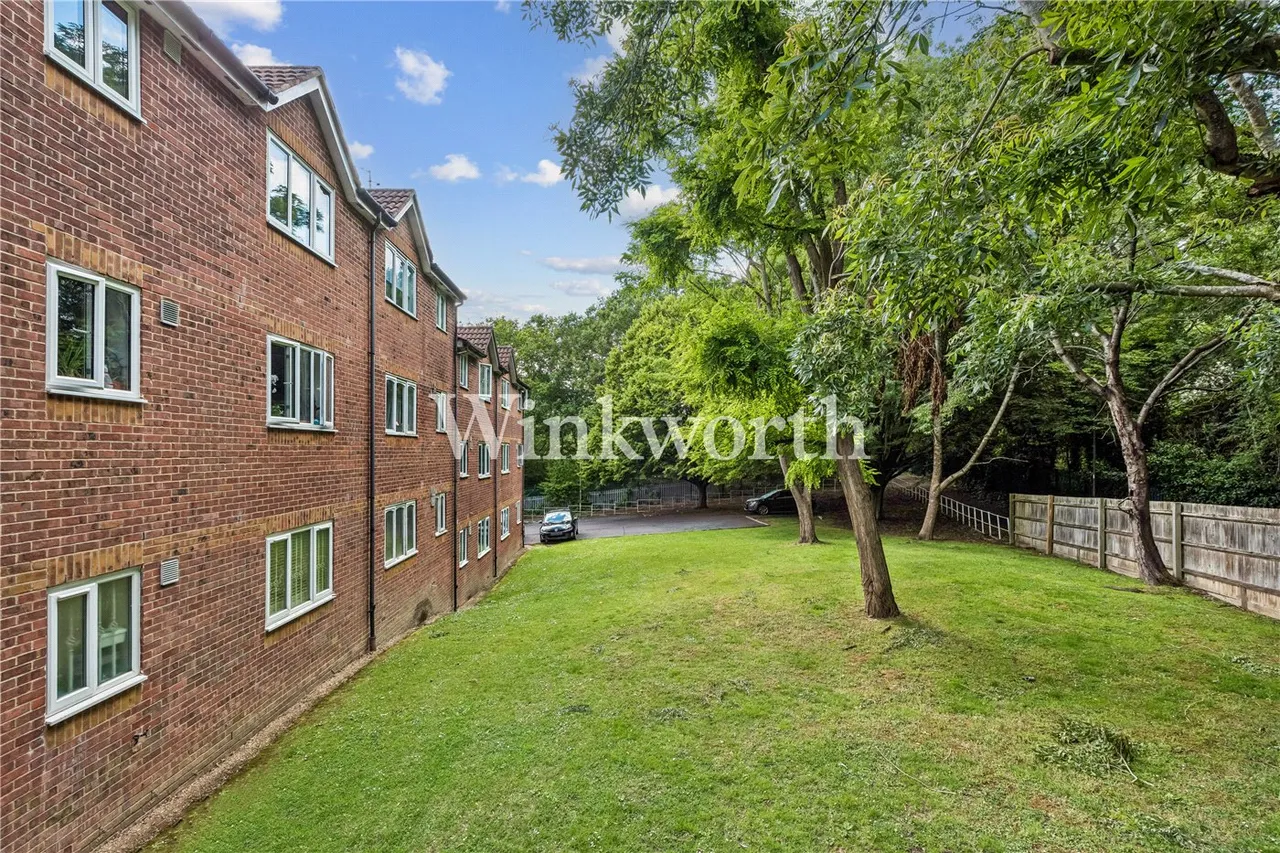 Ashfield Road, London, N14, photo 11