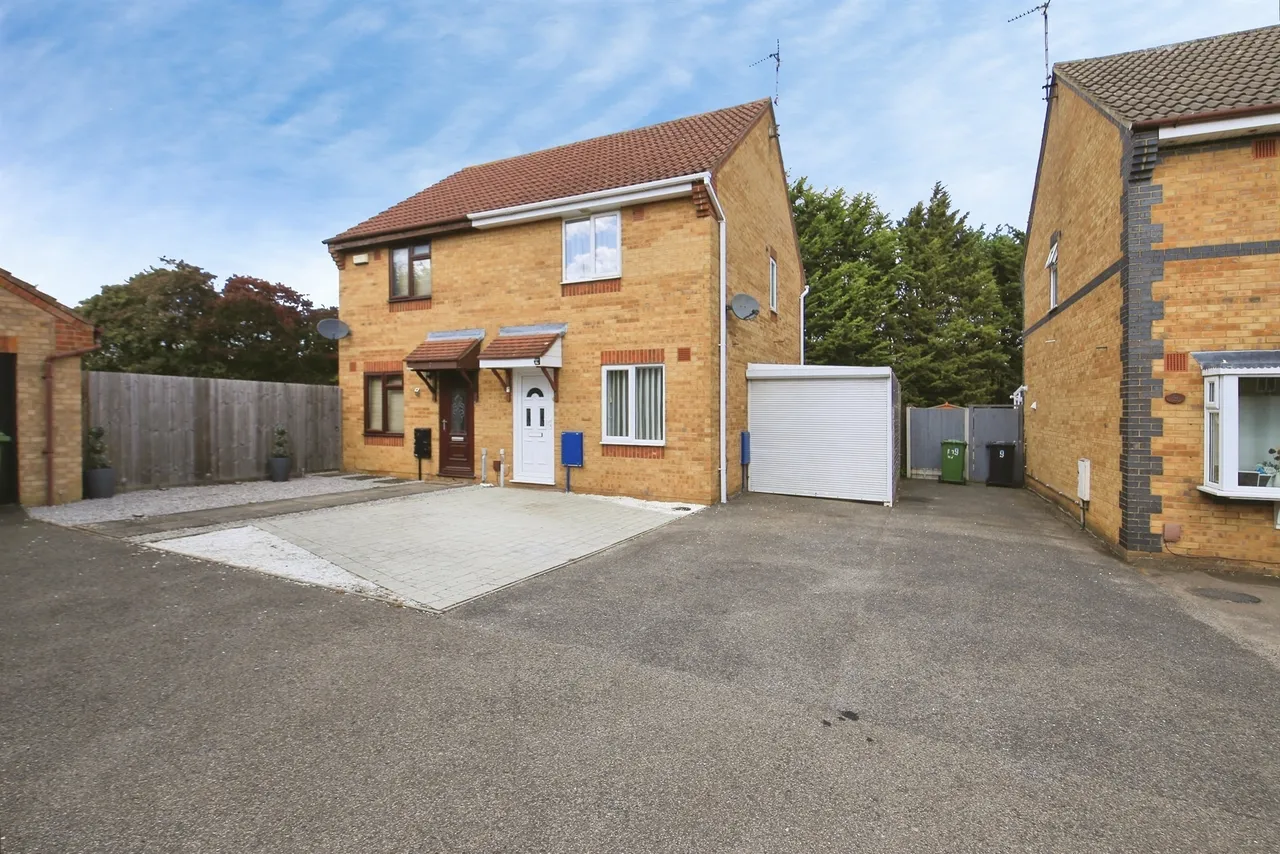 2 bed house for sale, Heatherdale Close, Farcet, PE7