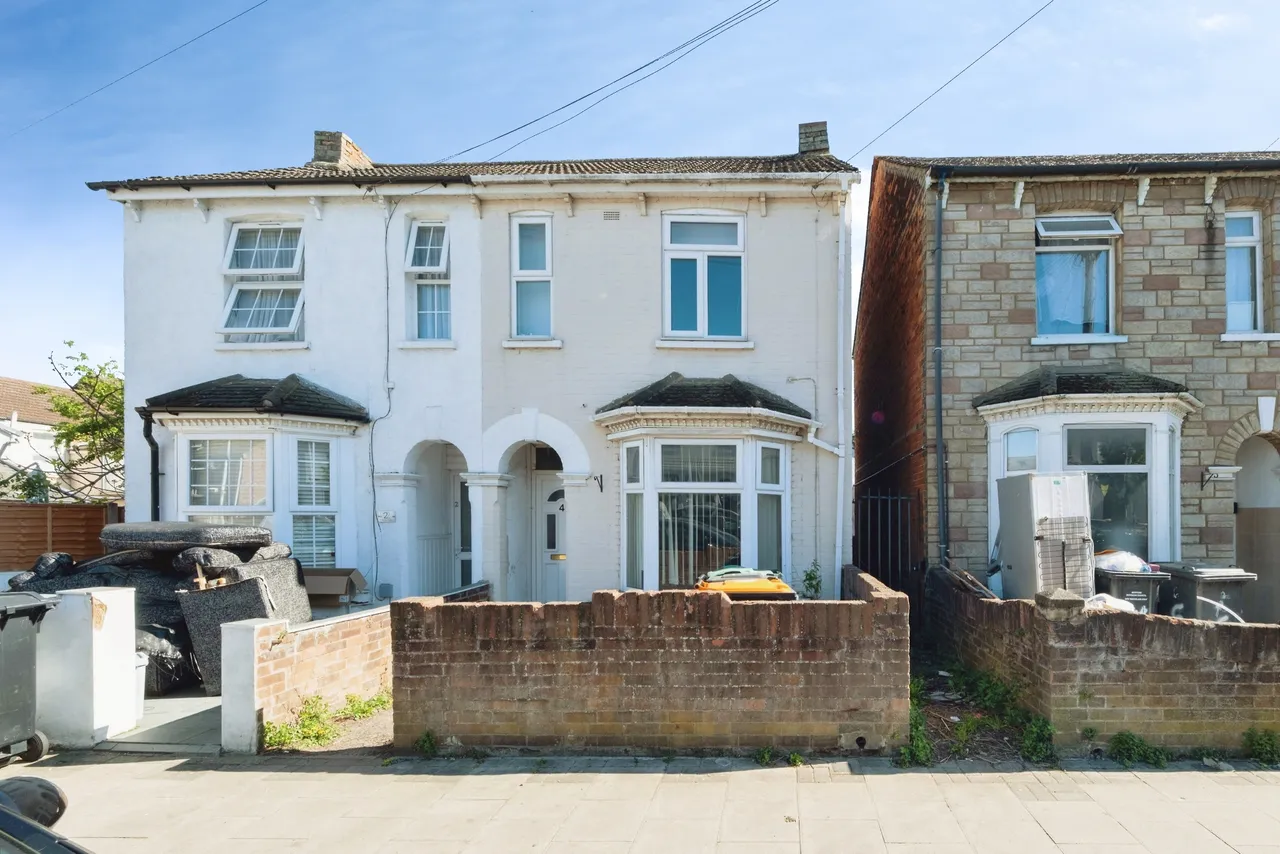 3 bed house for sale, Iddesleigh Road, Bedford, MK40