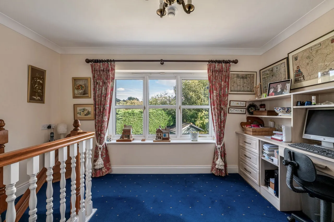 Shirleys Drive, Macclesfield, photo 11