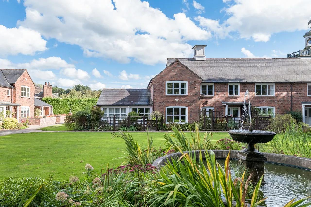 2 bed house for sale, Shirleys Drive, Macclesfield