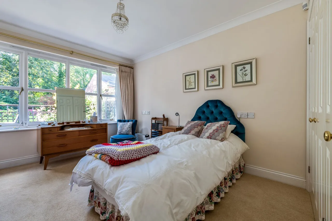 Shirleys Drive, Macclesfield, photo 13