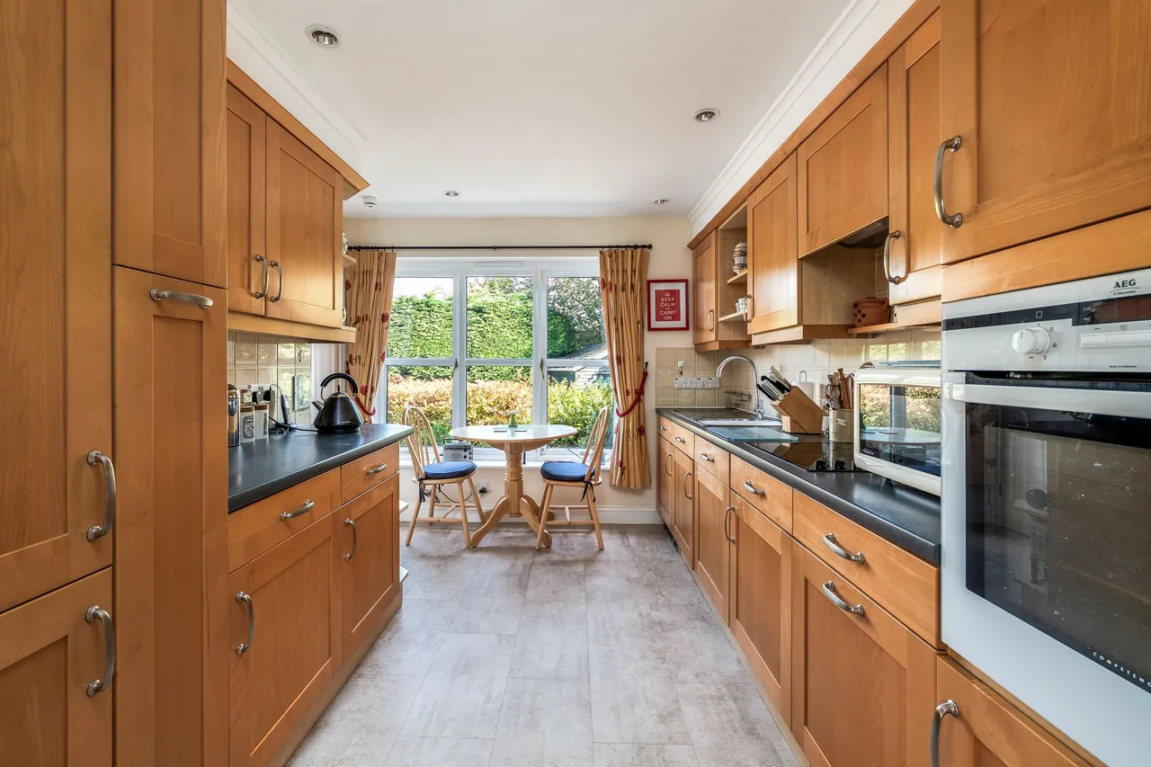 Shirleys Drive, Macclesfield, photo 6