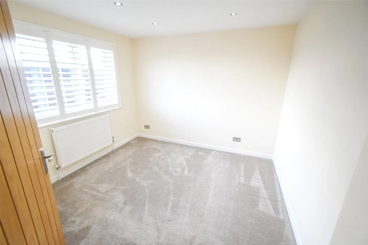 Bell Meadow Road, Hook, Hampshire, RG27 9HJ, photo 11