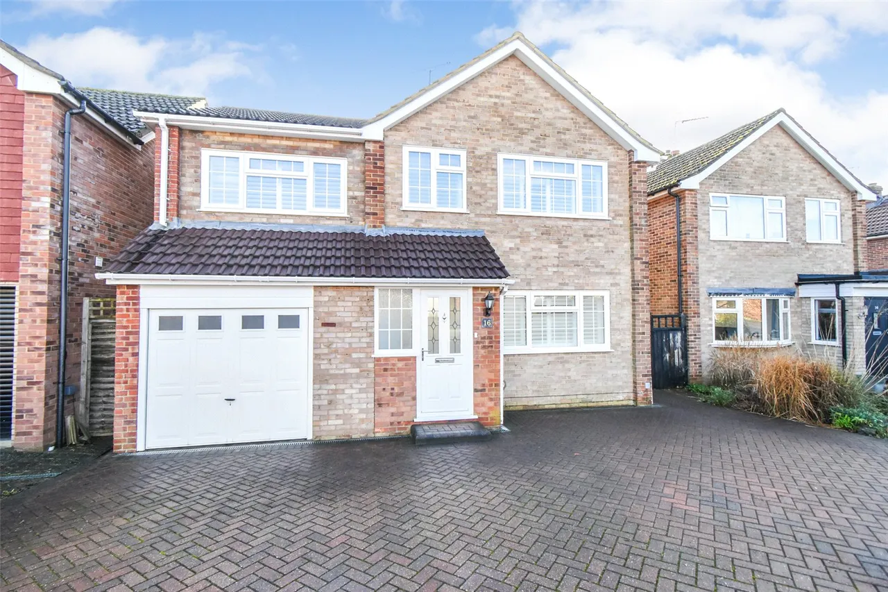 4 bed house for sale — Bell Meadow Road, Hook, Hampshire, RG27 9HJ