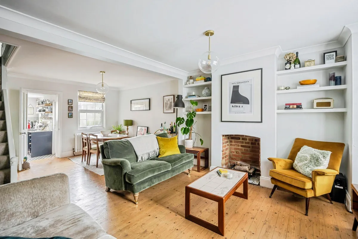 2 bed house for sale, Victoria Road, Brentwood, CM14