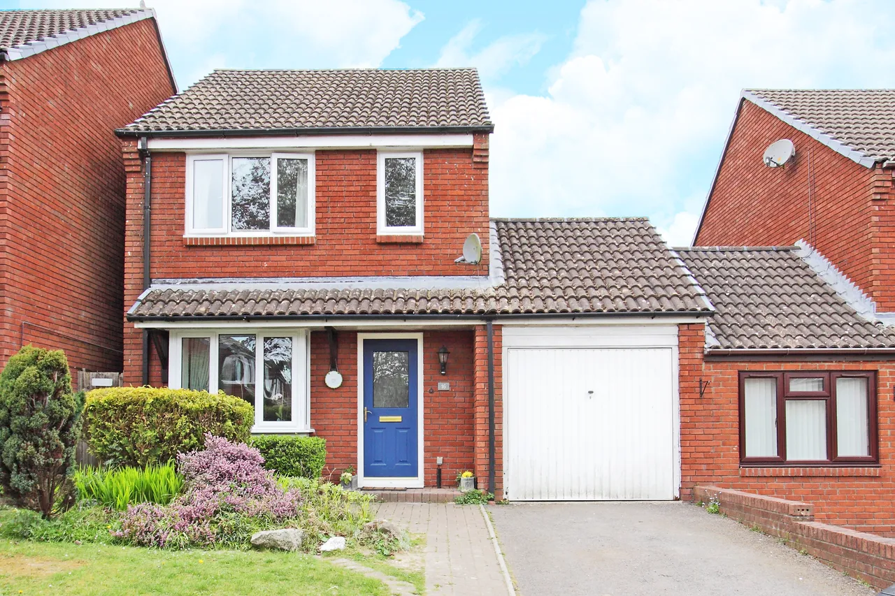 3 bed house to rent — Rectory Place, Weyhill