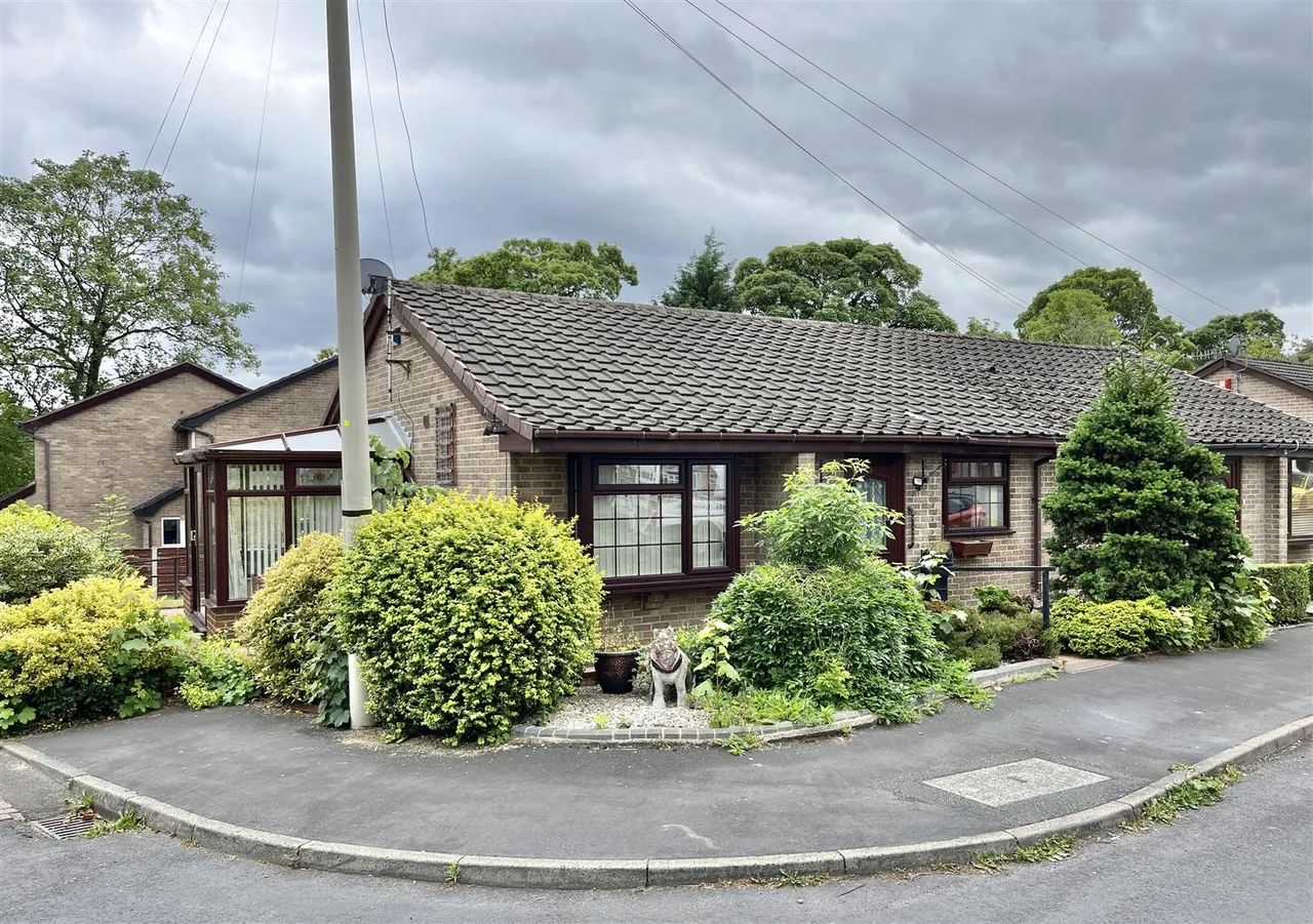 2 bed house for sale, Holly Bank, Hollingworth, SK14