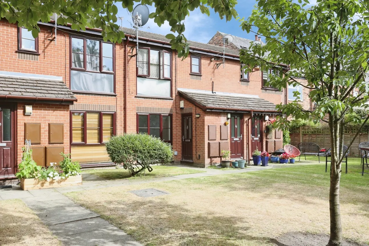 2 bed flat for sale, Grundy Street, Heaton Mersey, SK4