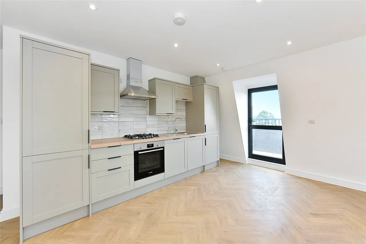 Plumstead High Street, Plumstead, London, SE18, photo 2