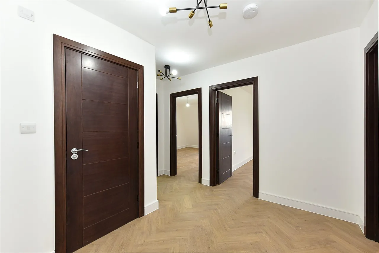 Plumstead High Street, Plumstead, London, SE18, photo 8