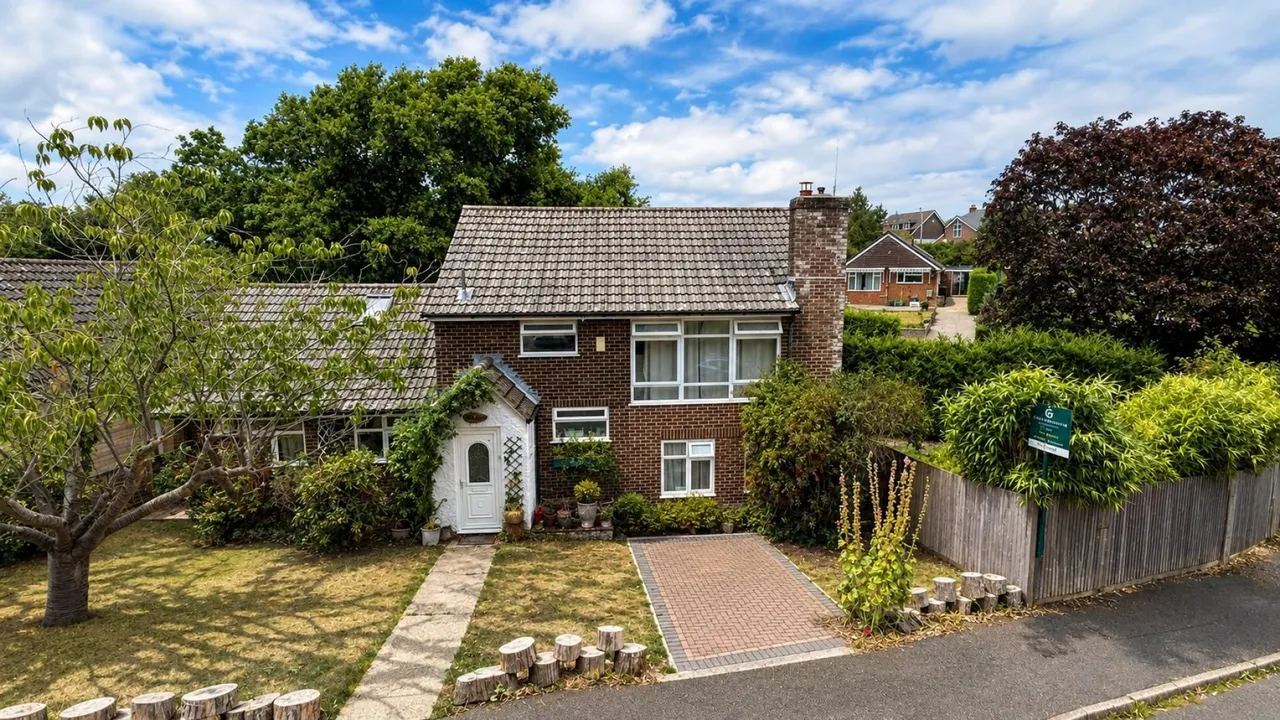 4 bed house for sale, Sway, Lymington, SO41