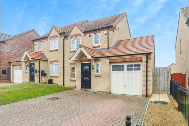 3 bed house for sale — Flavian Road, Lincoln