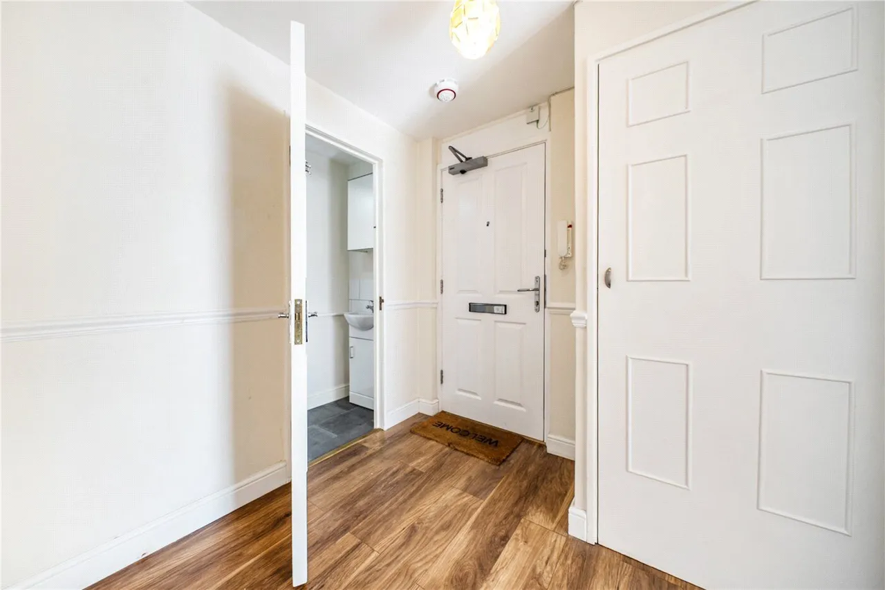 Priory Crescent, London, SE19, photo 8
