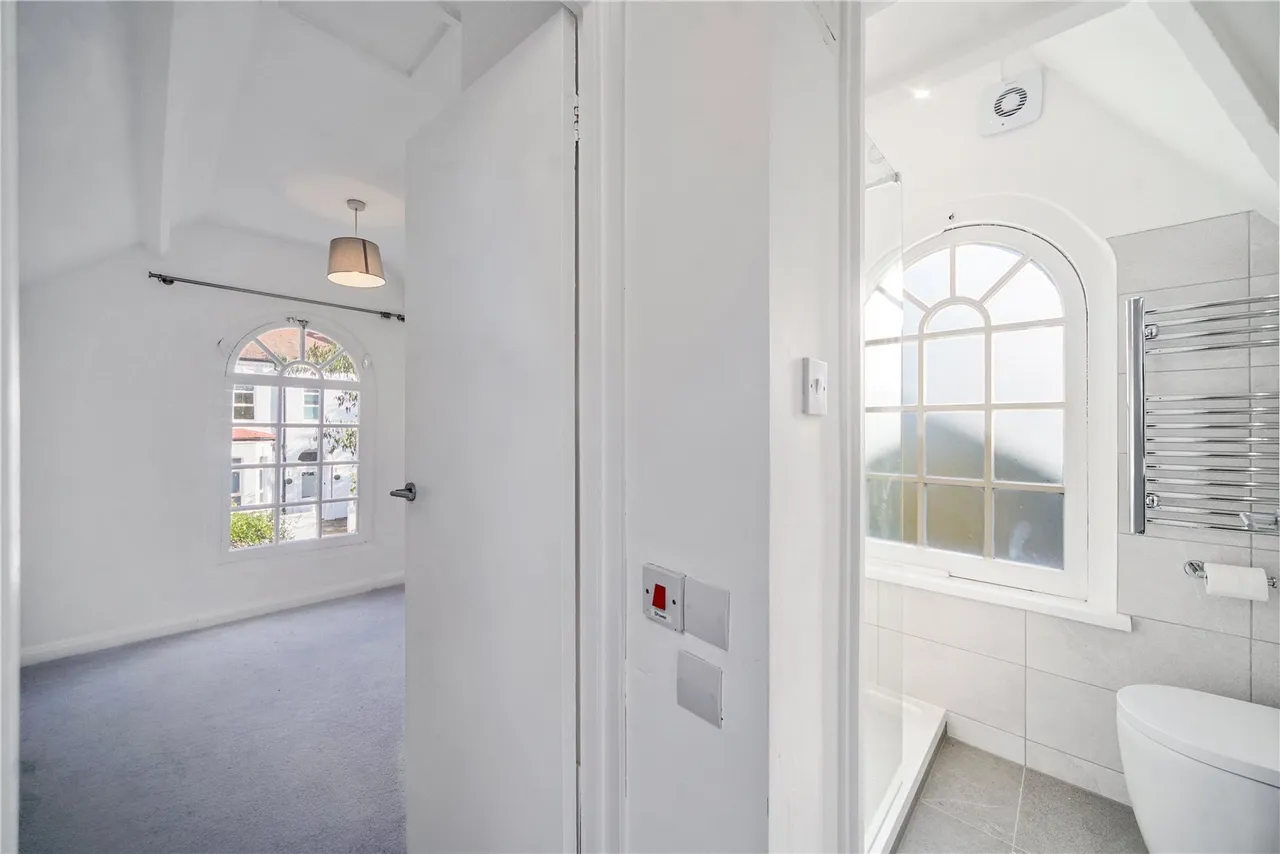 Ouseley Road, London, SW12, photo 6