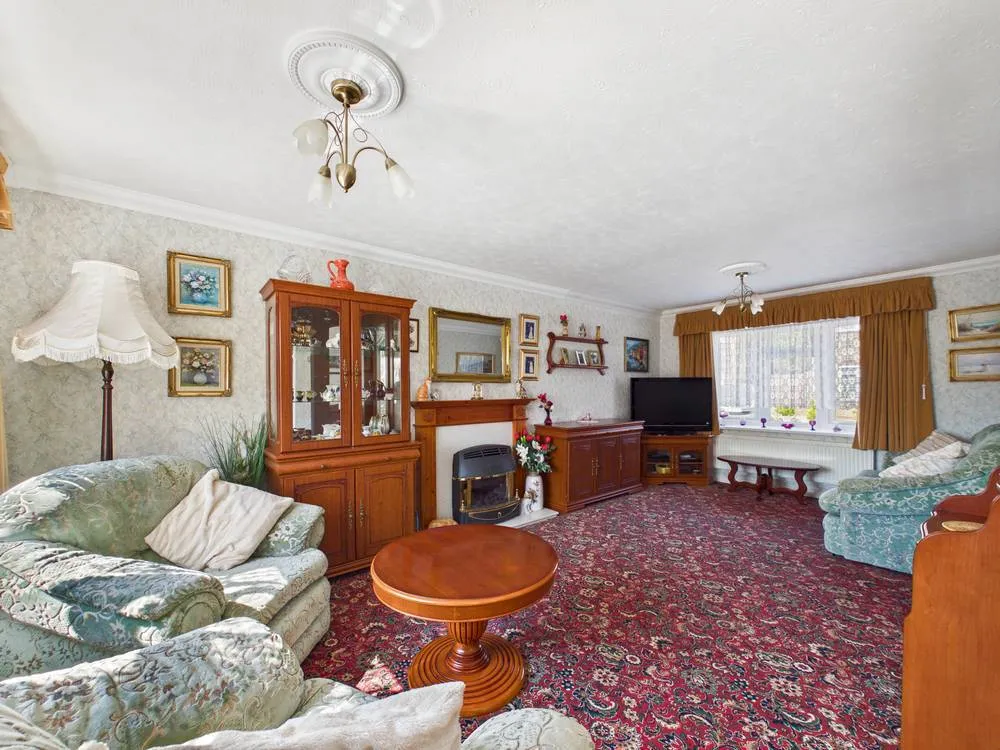 Capel Close, Trimley St. Martin, IP11, photo 3