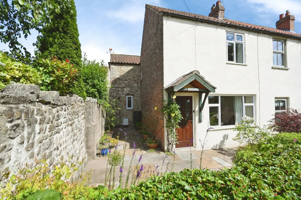 3 bed house for sale — Station Lane, Burton Leonard, Harrogate