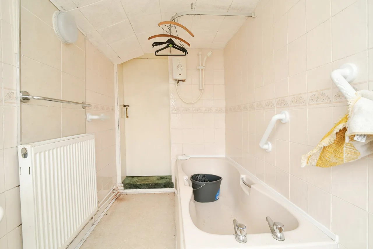 Bolton Road, Manchester, M46, photo 9