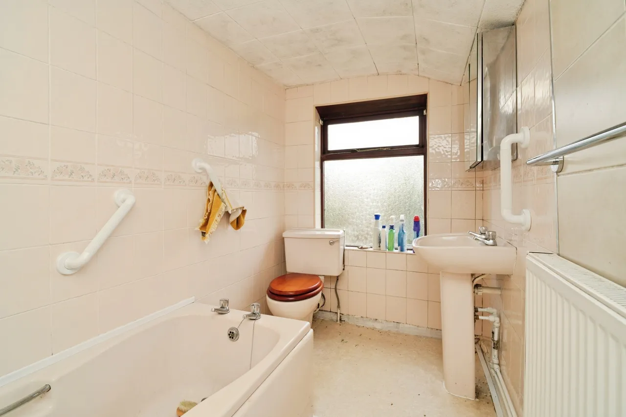 Bolton Road, Manchester, M46, photo 10