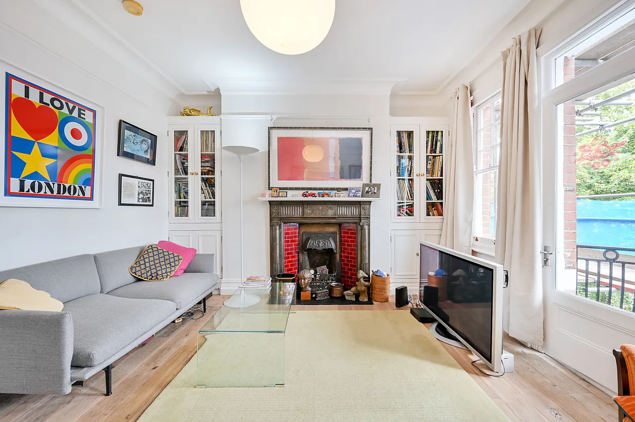 4 bed flat for sale — 39 Prebend Mansions, Chiswick High Road, London