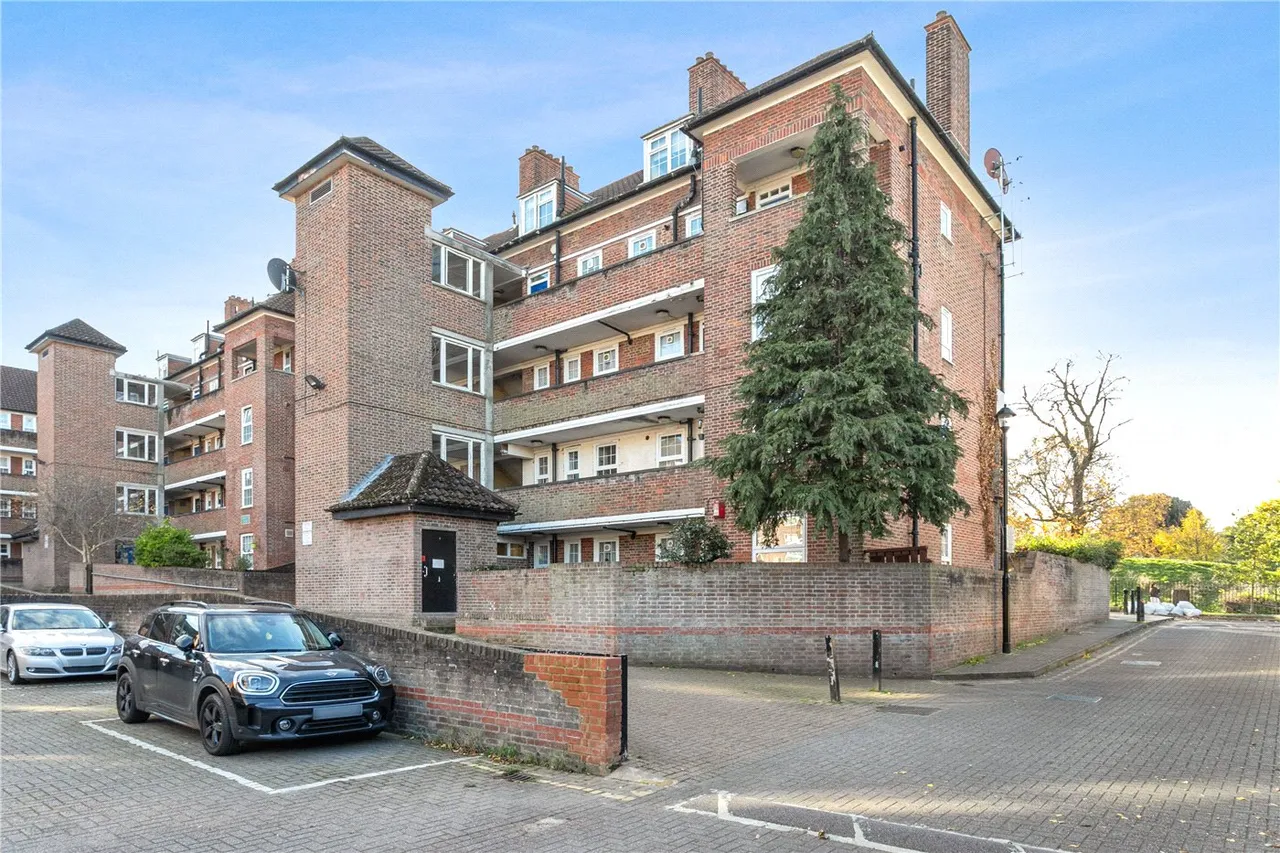 Lordship Road, London, N16, photo 4