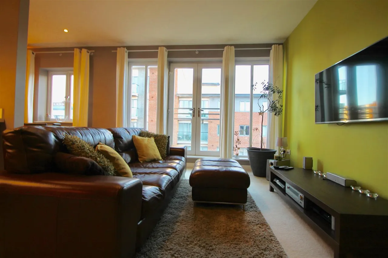 Worsdell Drive, Gateshead, photo 2