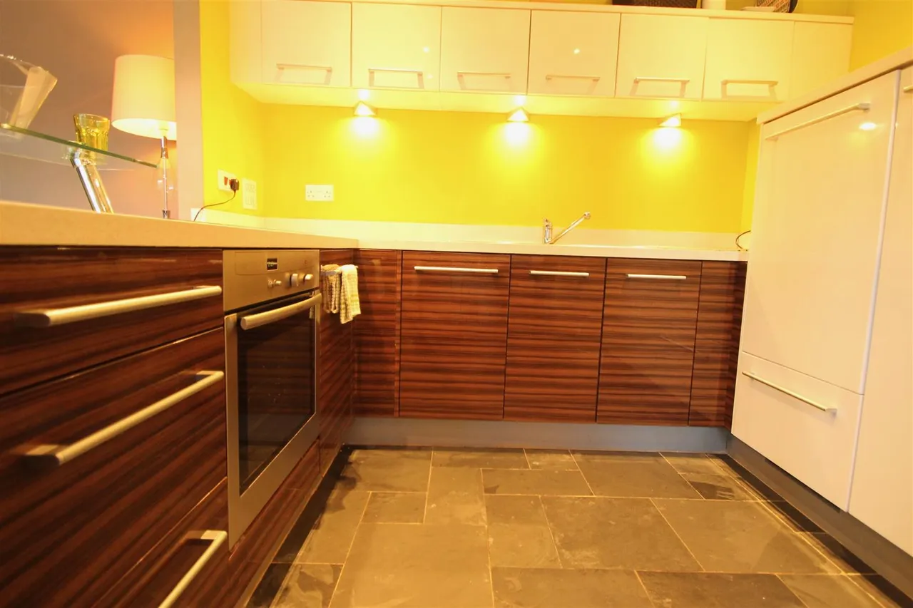 Worsdell Drive, Gateshead, photo 10
