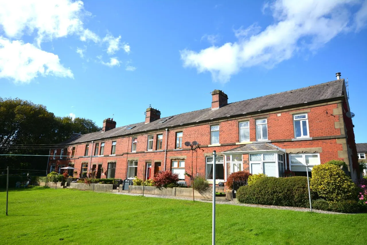 Mandeville Terrace, Hawkshaw, Bury, BL8 4JP, photo 17