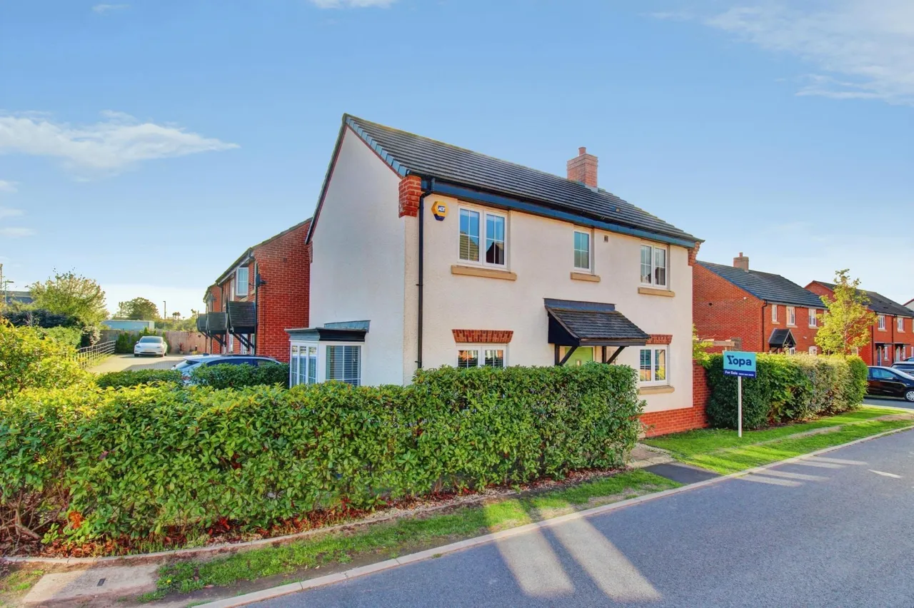 3 bed house for sale, Poplar Road, Lichfield, WS13