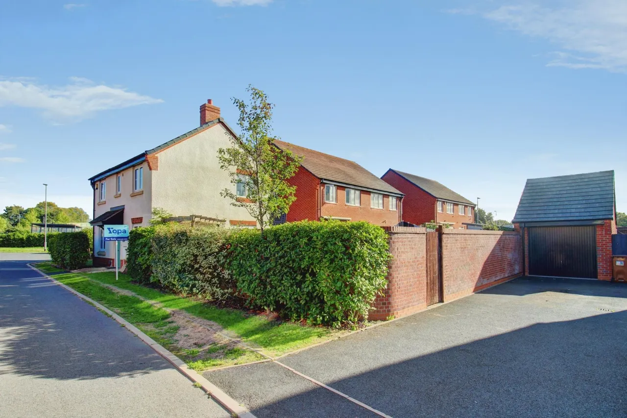 Poplar Road, Lichfield, WS13, photo 2