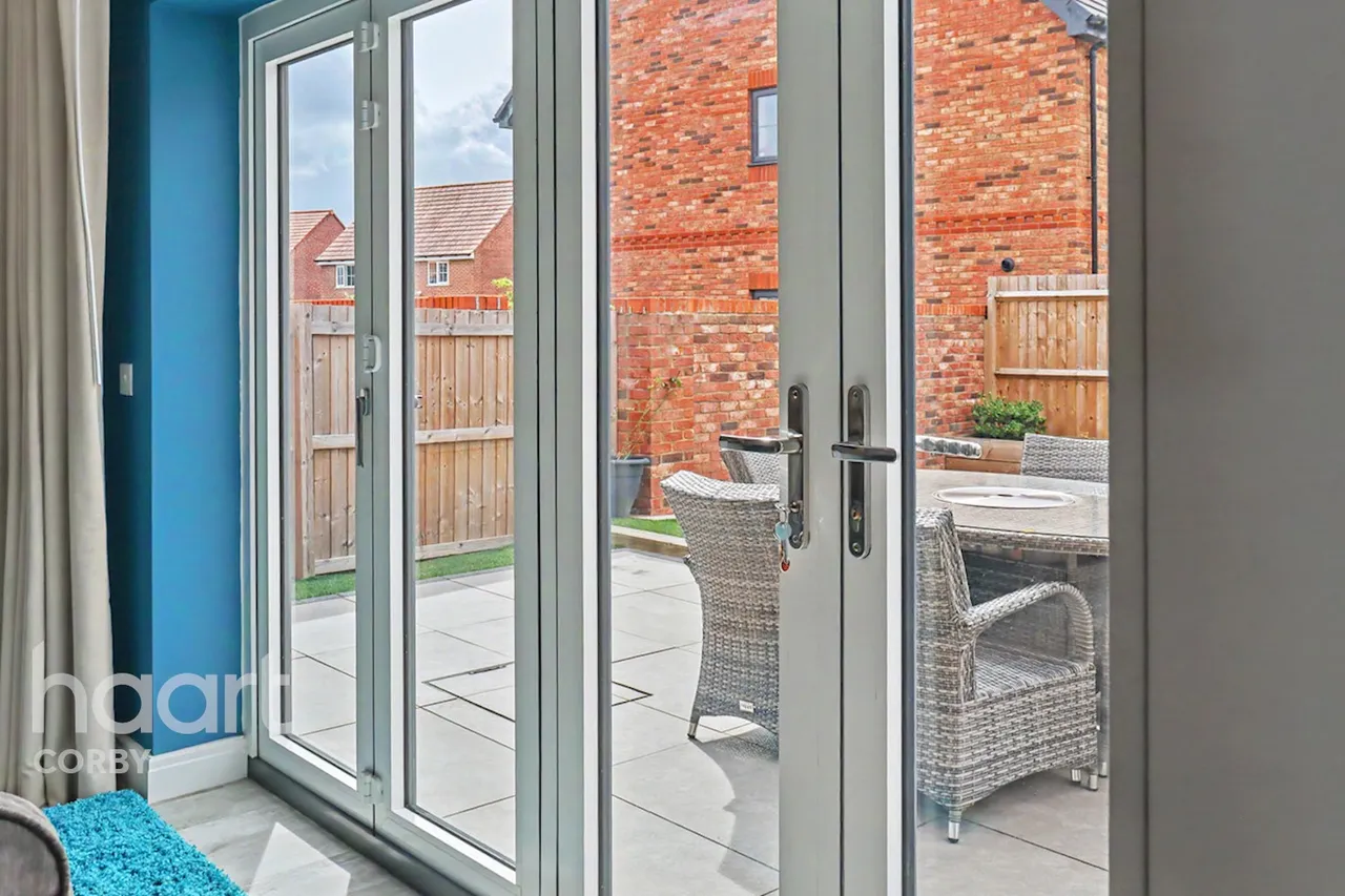 London Road, Corby, NN17, photo 15