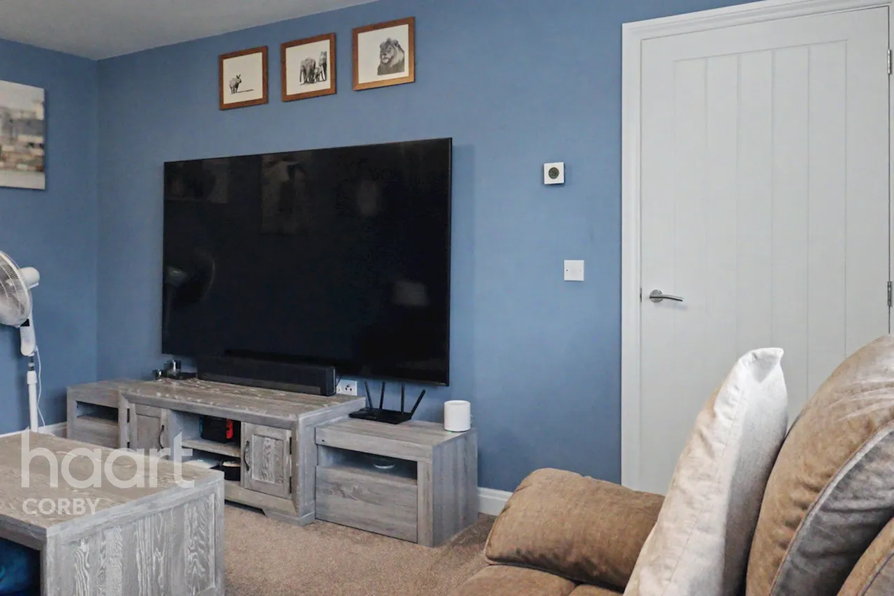 London Road, Corby, NN17, photo 6