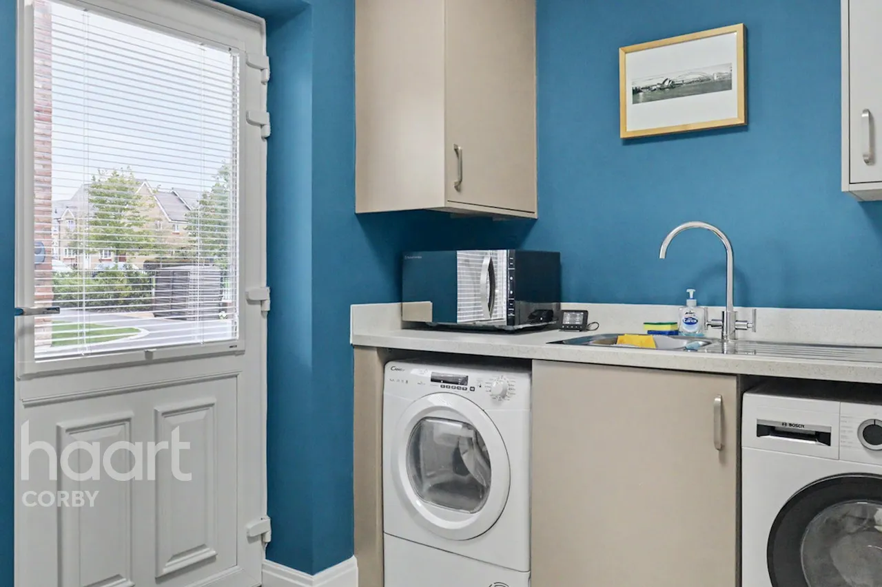 London Road, Corby, NN17, photo 16