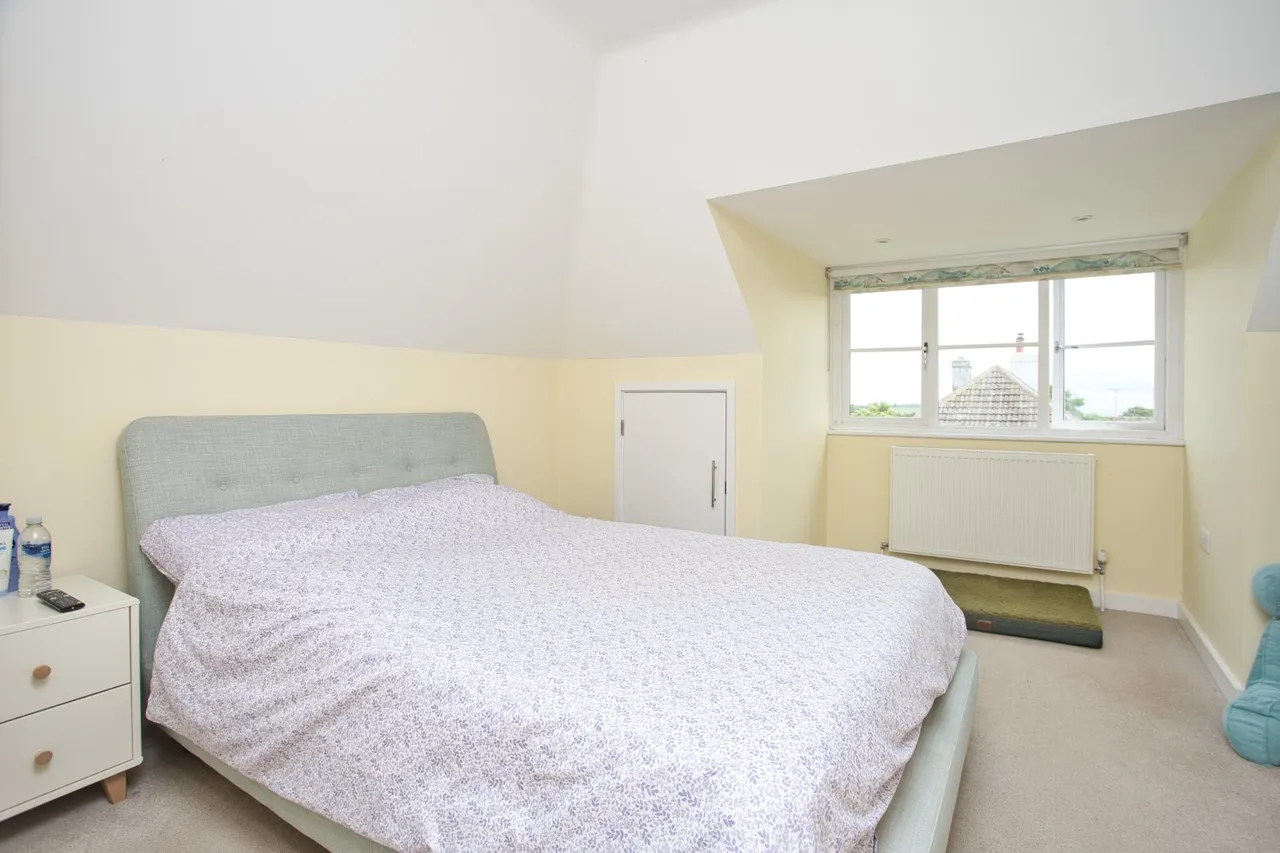 High Street, St. Margarets-at-Cliff, CT15, photo 6