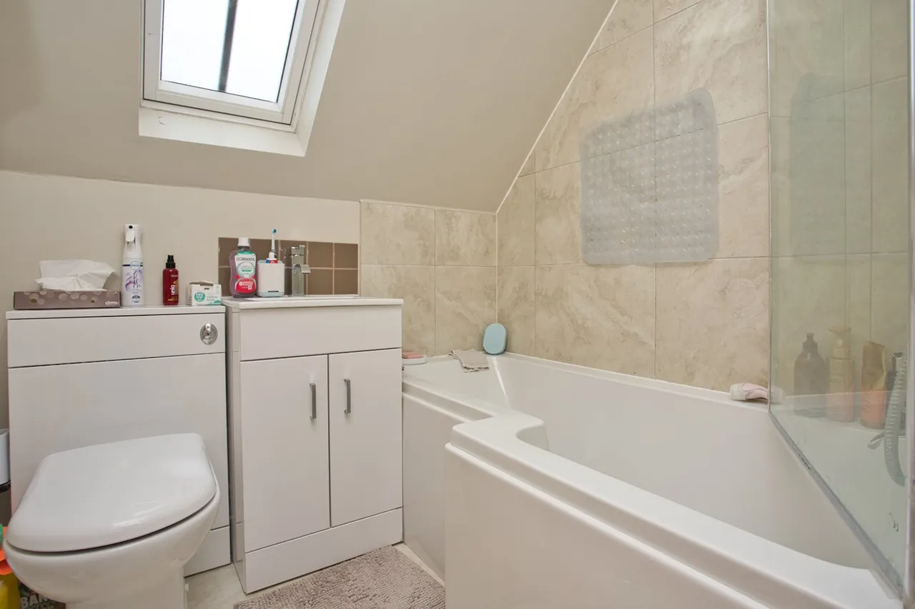 High Street, St. Margarets-at-Cliff, CT15, photo 7