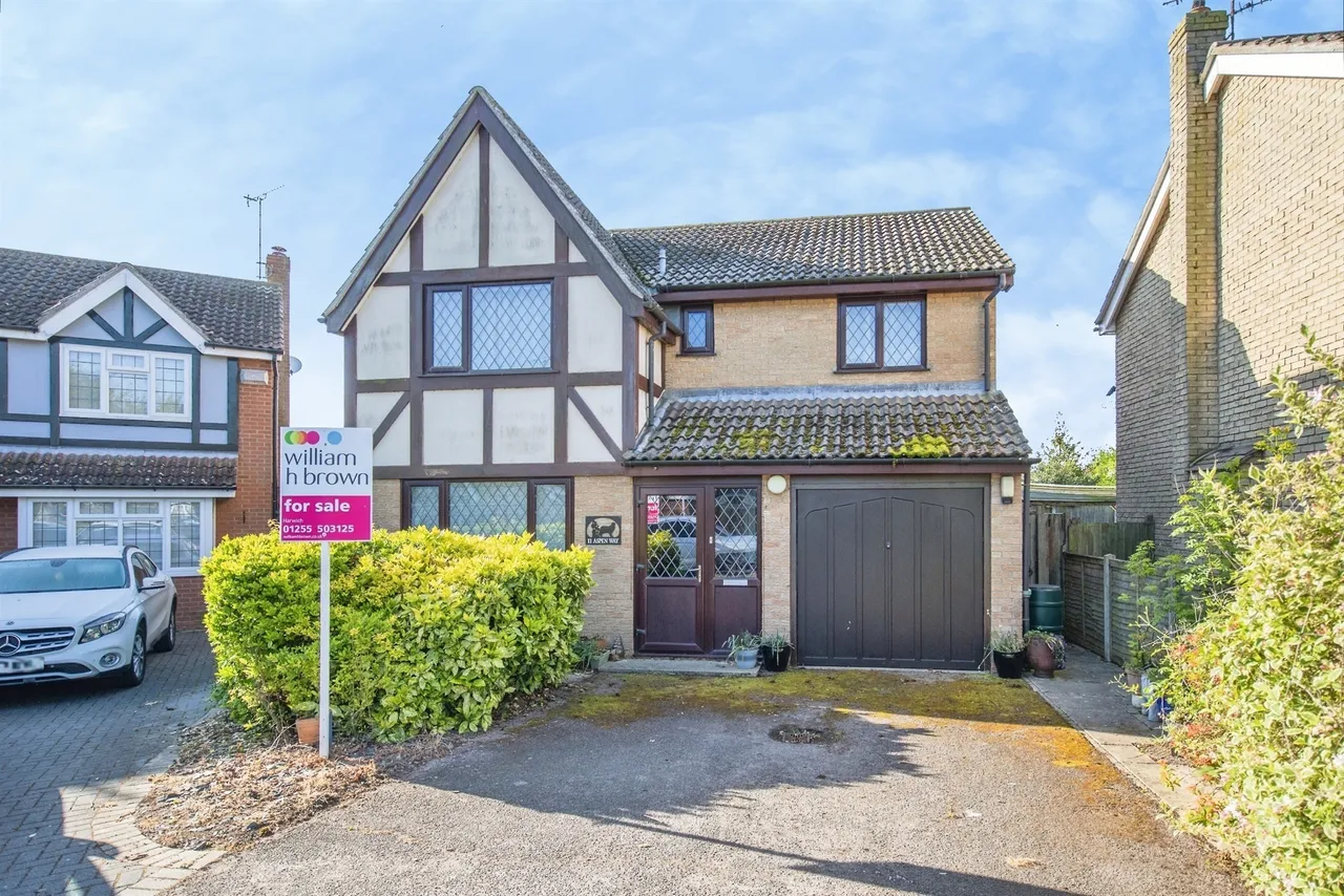 4 bed house for sale — Aspen Way, Little Oakley, Harwich