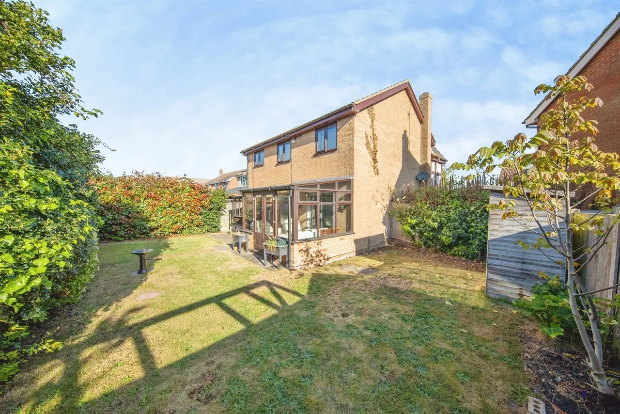 Aspen Way, Little Oakley, Harwich, photo 2