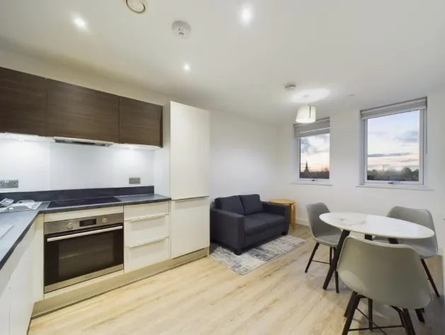 1 bed flat to rent, Clifton House, Broadway, PE1